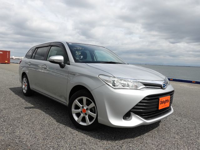 Used Toyota Corolla Fielder Hybrid Delights