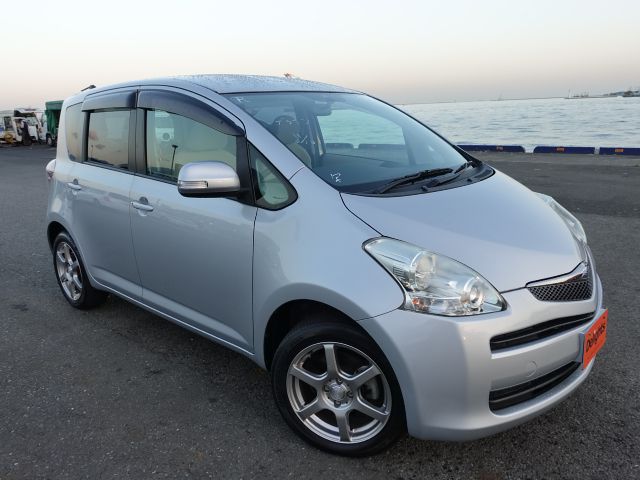 Toyota ractis 2010