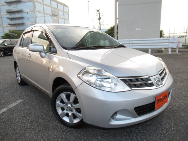 NISSAN TIIDA LATIO G 2010/9