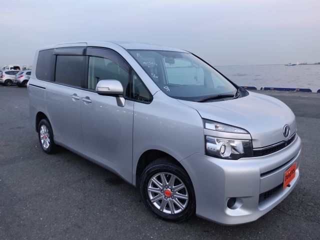 Toyota voxy 4wd