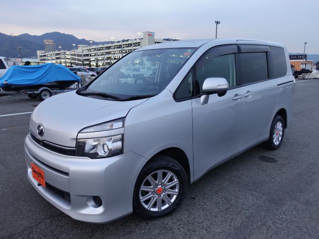 Toyota voxy 4wd