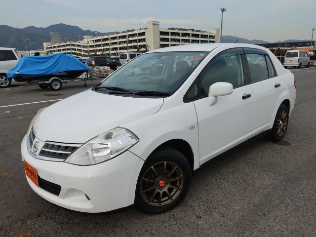 Nissan tiida latio 2010