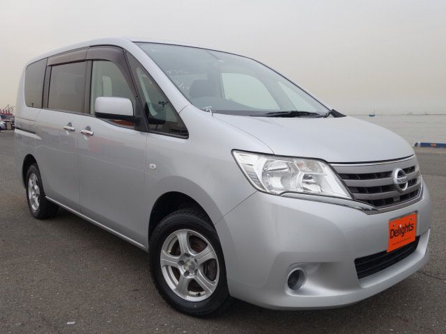 Nissan serena 2011