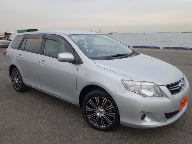 Toyota corolla fielder 2011