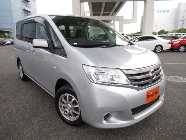 Nissan serena 2011