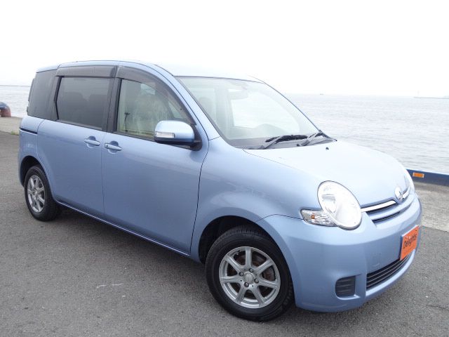 Toyota sienta 2011