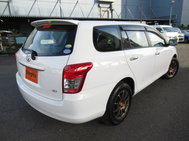 Toyota corolla fielder 2011