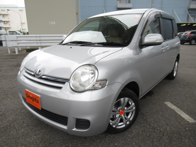 Toyota sienta 2011