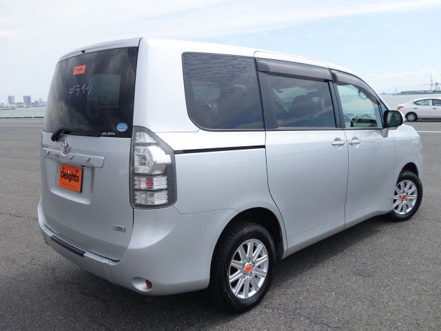 Toyota voxy welcab