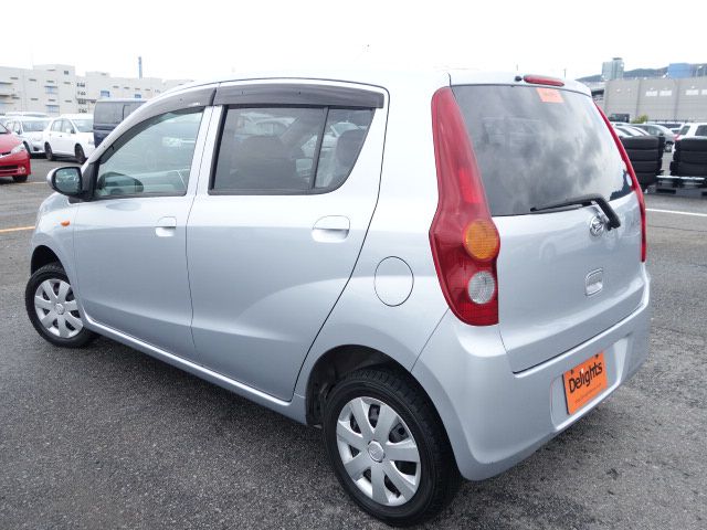 Daihatsu mira 2011