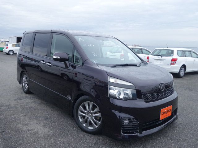 Toyota voxy zs kirameki