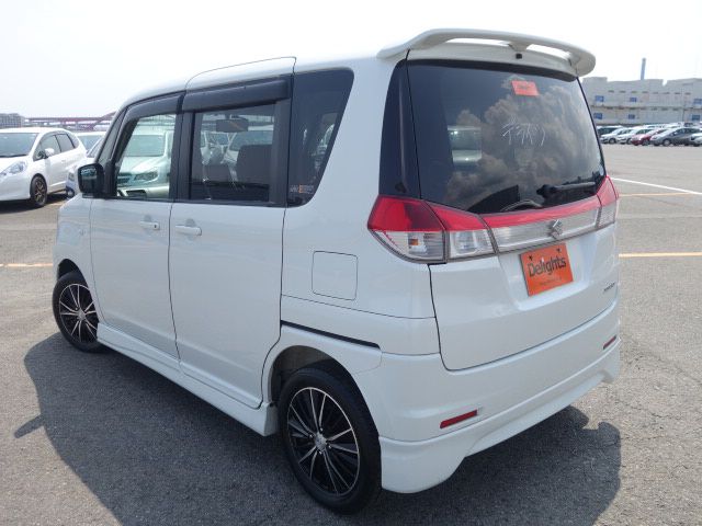 Suzuki solio 2012