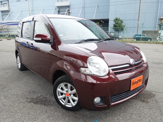 Toyota sienta 2012