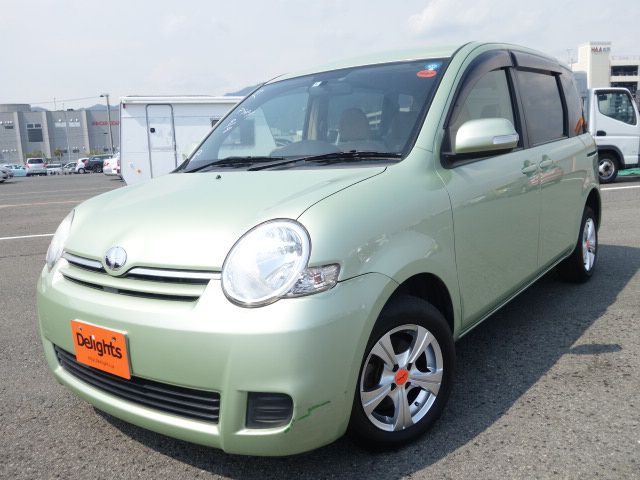 Toyota sienta 2012