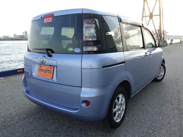 Toyota sienta 2013