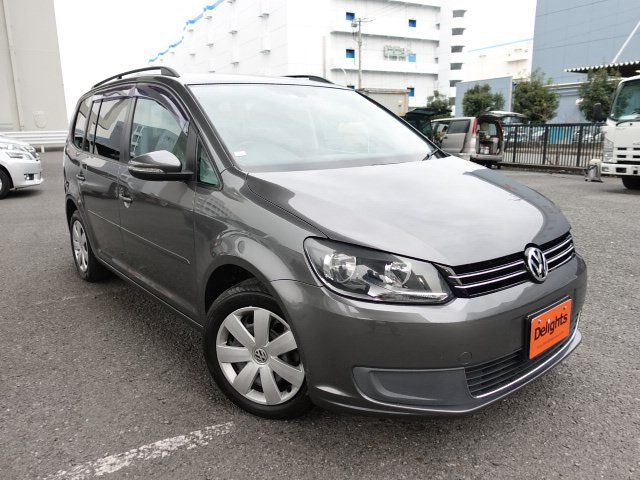 Volkswagen golf touran