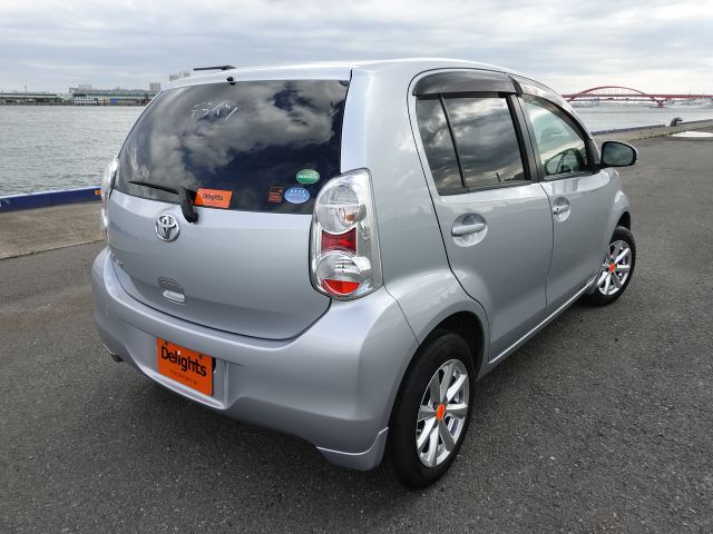 Toyota passo hana