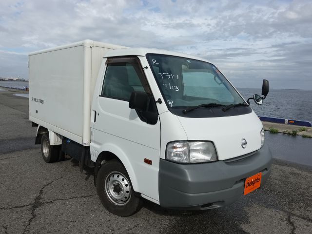 Nissan vanette van truck