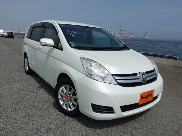 Toyota isis 2013