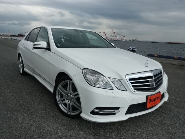 MERCEDES-BENZ E-CLASS E300 BLUE EFFICENCY AVANTGARDE  2013/4