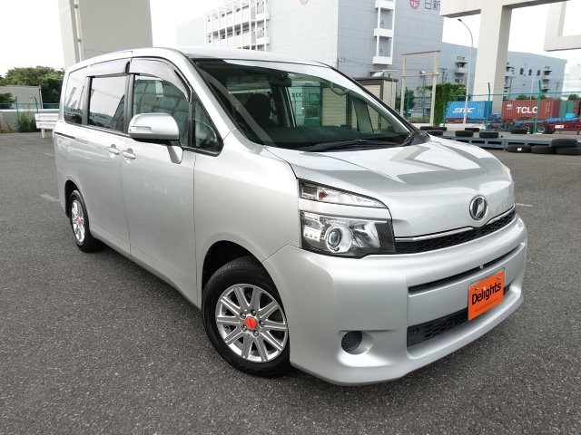 TOYOTA VOXY X L EDITION 2013/7