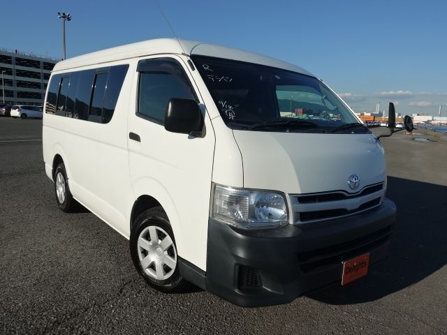 TOYOTA HIACE WAGON DX 2013/4