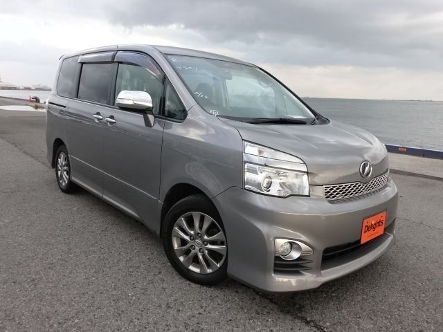 Toyota voxy zs kirameki