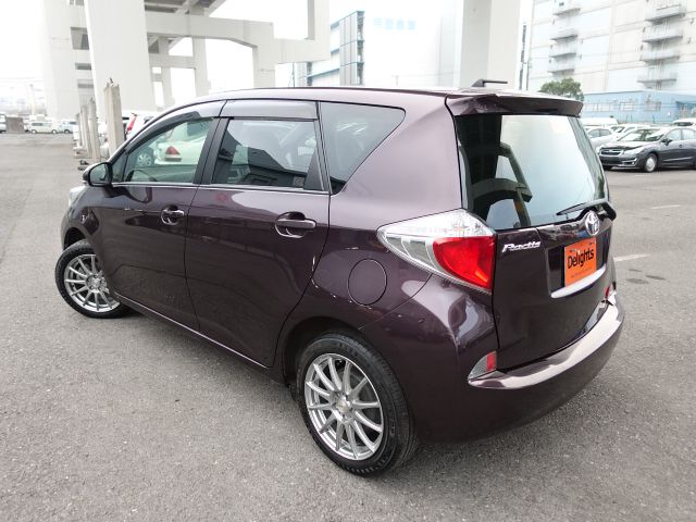 Toyota ractis lepice