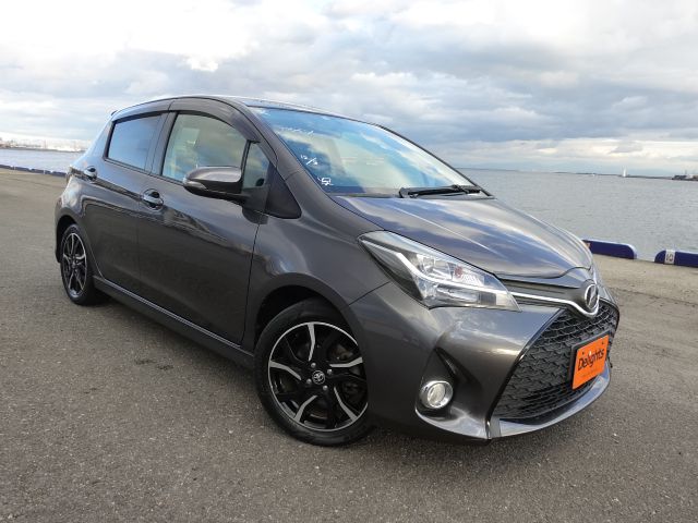 TOYOTA VITZ RS 2014/5