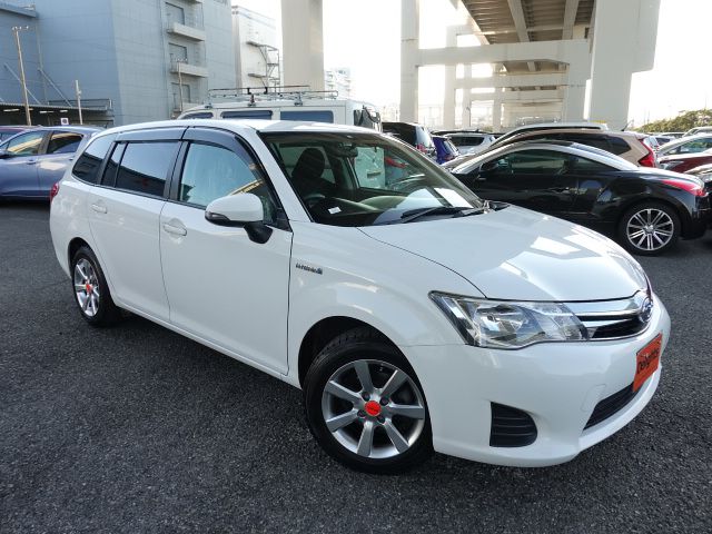 TOYOTA COROLLA FIELDER HYBRID 2014/1