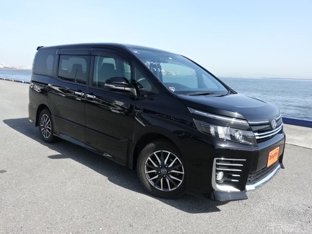 TOYOTA VOXY ZS 2014/4