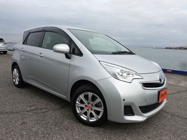 Toyota ractis 2014