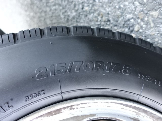 4427829