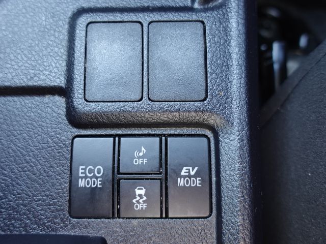 4441118