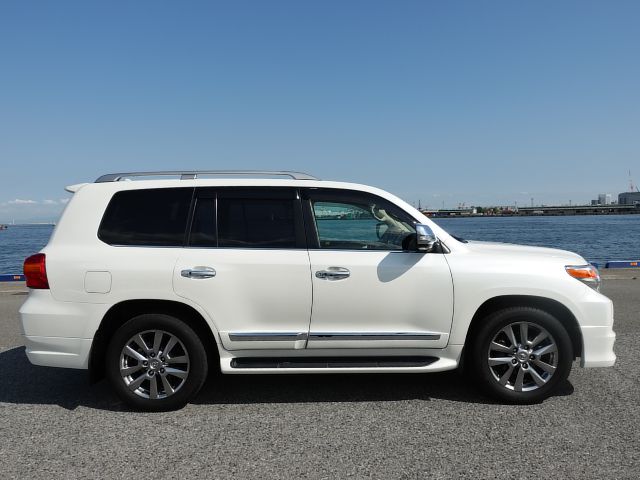 AN! Used TOYOTA LAND CRUISER ZX SUNROOF,2015/4 | 45227 | DELIGHTS