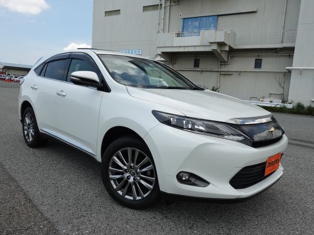 TOYOTA HARRIER PREMIUM 2015/8