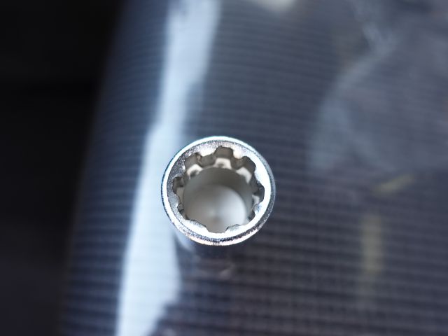 4596933