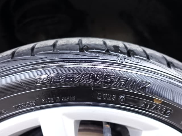 4599318