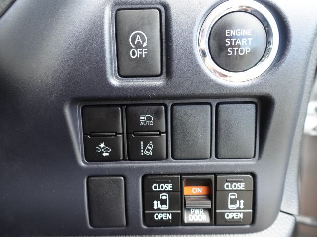 4694318