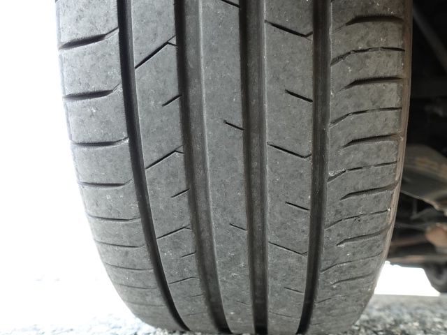 4718823