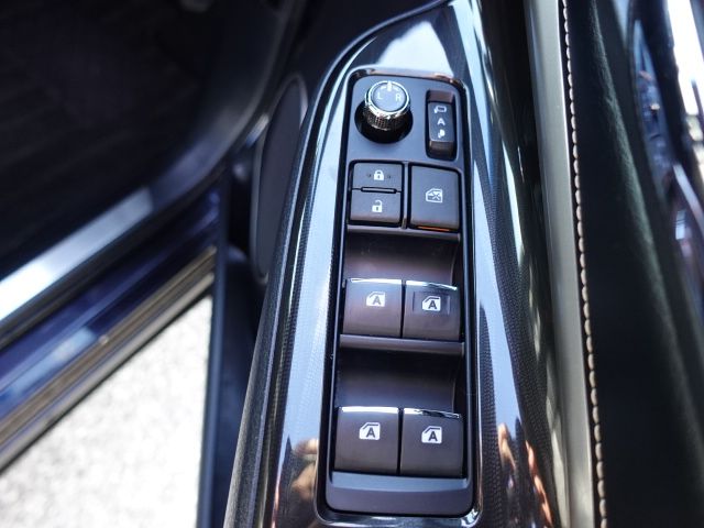4732818