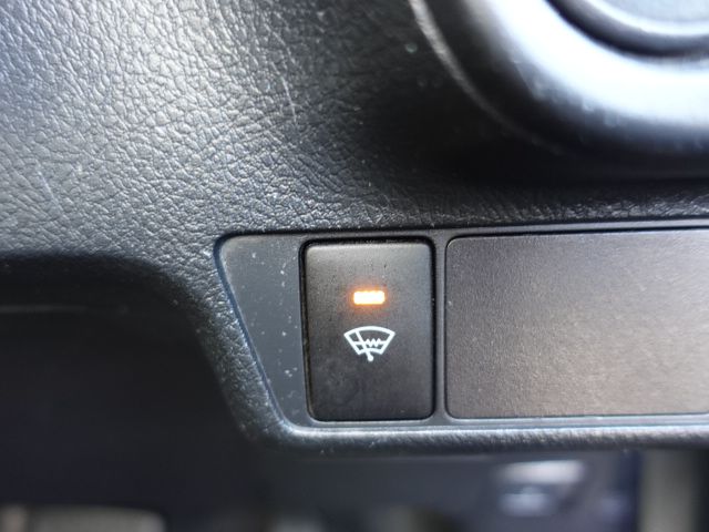 4736818