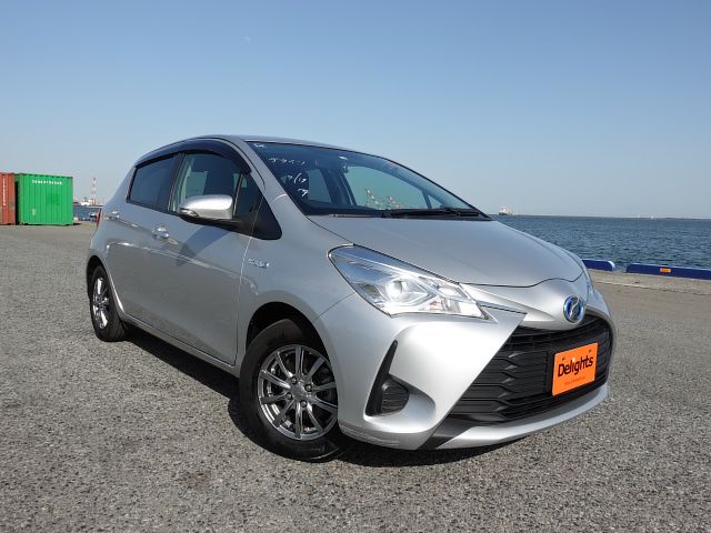2UPJ-45141230]ヴィッツ(Vitz) ハイブリッド(NHP130)右前ドア 中古 Used TOYOTA VITZ HYBRID F,2017⁄4 | 47812 | DELIGHTS
