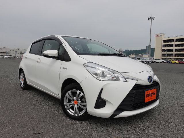 TOYOTA VITZ HYBRID F 2017/4