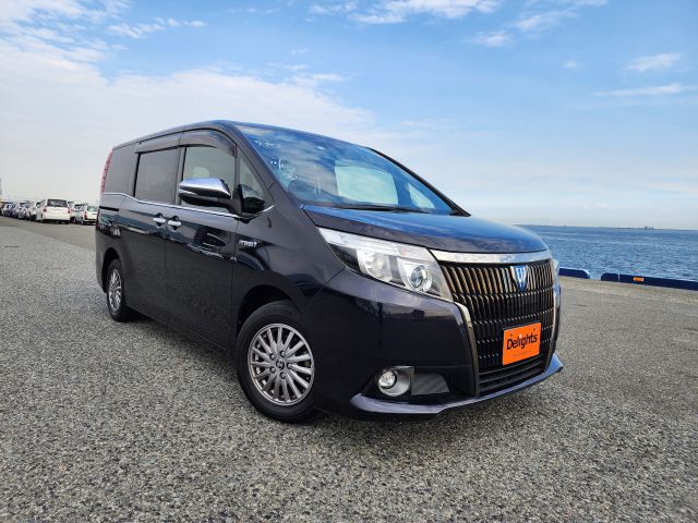 TOYOTA ESQUIRE HYBRID GI BLACK TAILORED 2017/6