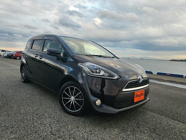 TOYOTA SIENTA HYBRID G CUERO 2018/3