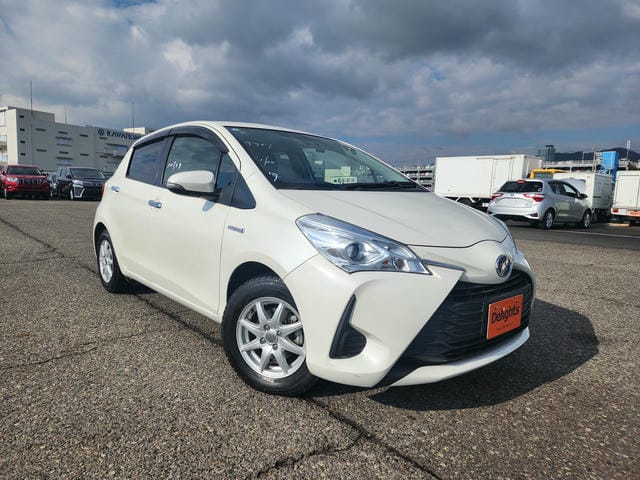 TOYOTA VITZ HYBRID F SAFETY EDITION  2018/2