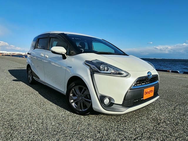 TOYOTA SIENTA HYBRID G CUERO 2018/1