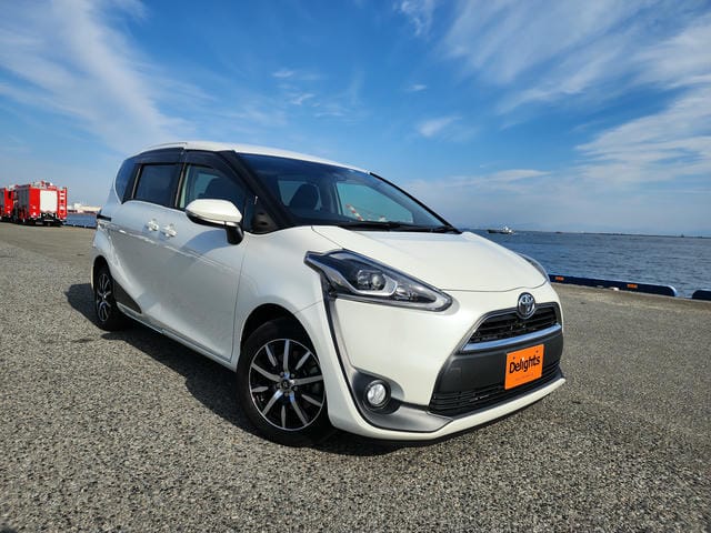 TOYOTA SIENTA G CUERO 2018/6