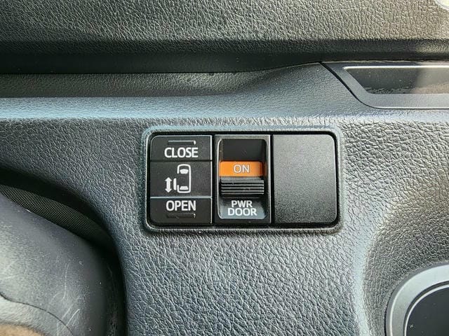 4897120